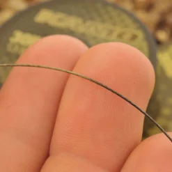 Acc.Montages/Hameçons - KORDA Tresse gainée carpe kamo coated hooklink (20m)